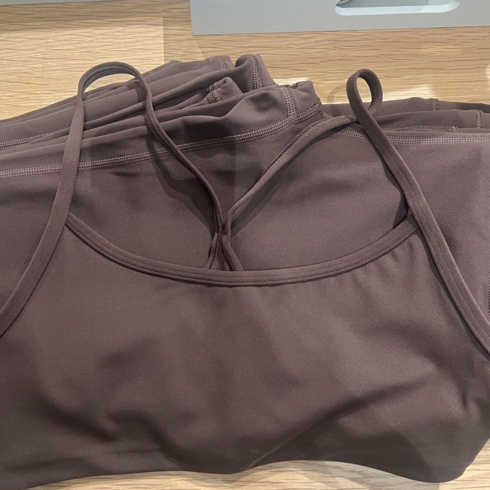 Vuori sports bra